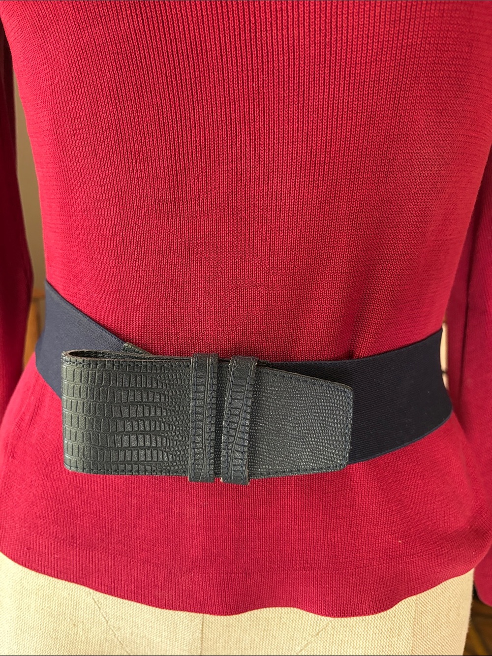 Navy Elastic Stretch Women’s Wide Belt with Leather Textured Buckle Size SM